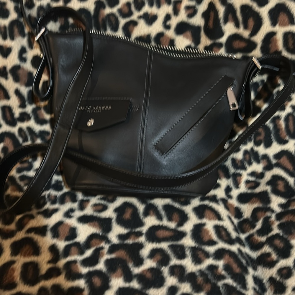 Marc Jacob’s black and silver crossbody - Picture 2 of 4